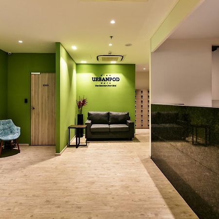 Urbanpod Hotel Мумбаи Экстерьер фото