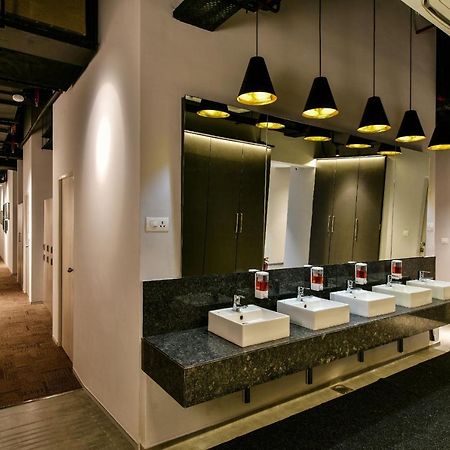 Urbanpod Hotel Мумбаи Экстерьер фото